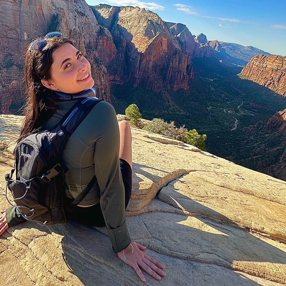 Meet your Posher, Alli